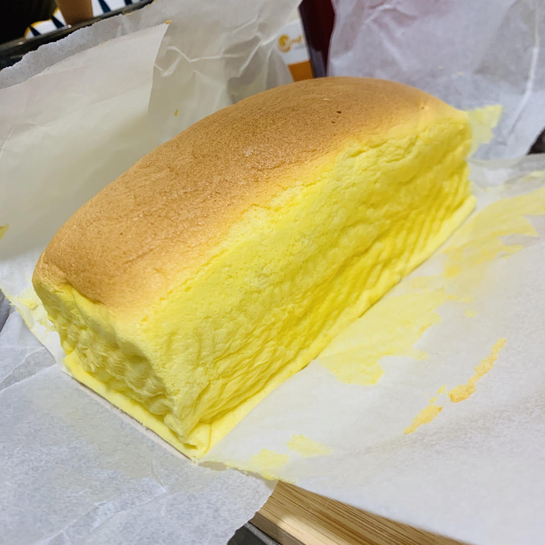 堪比柯基屁股
爆浆芝士🧀古早蛋糕