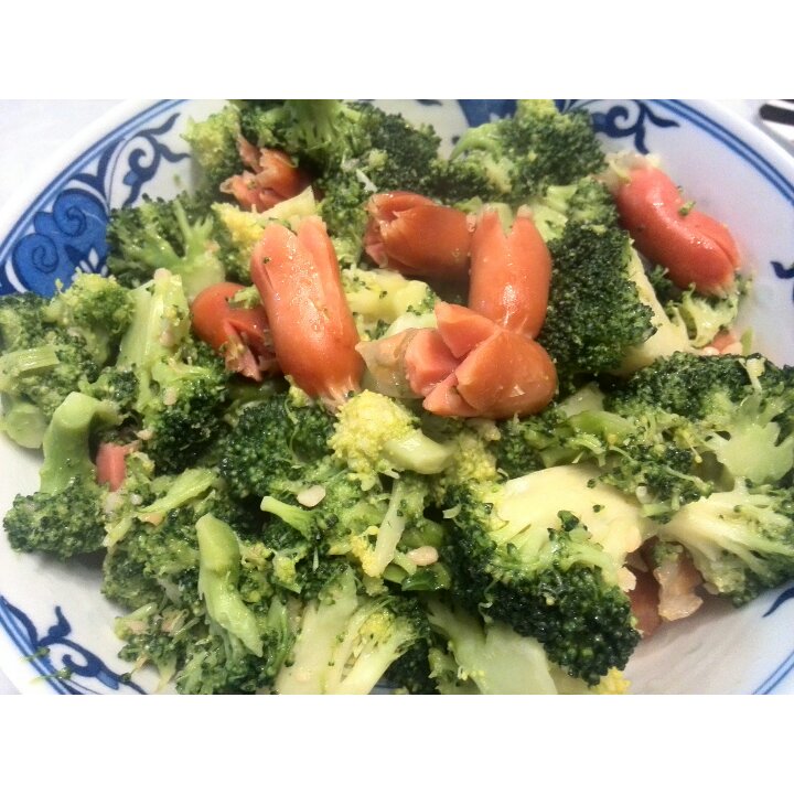 蒜香西兰花炒脆皮肠