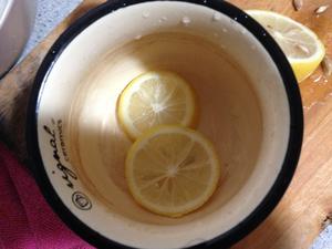 港式柠檬茶的做法 步骤3