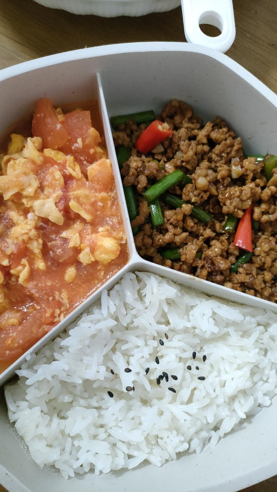 蒜苔炒肉末，三碗米饭都不够吃