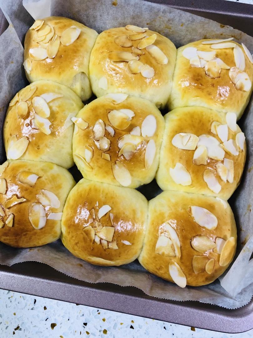 囧囧有神大牛桑做的淡奶油软面包