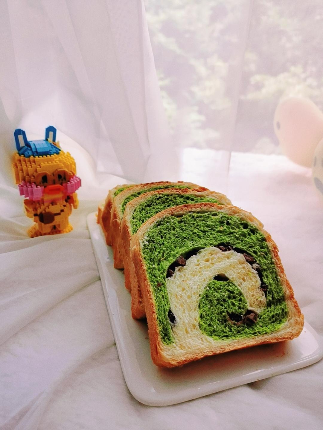 抹茶蜜豆双色吐司