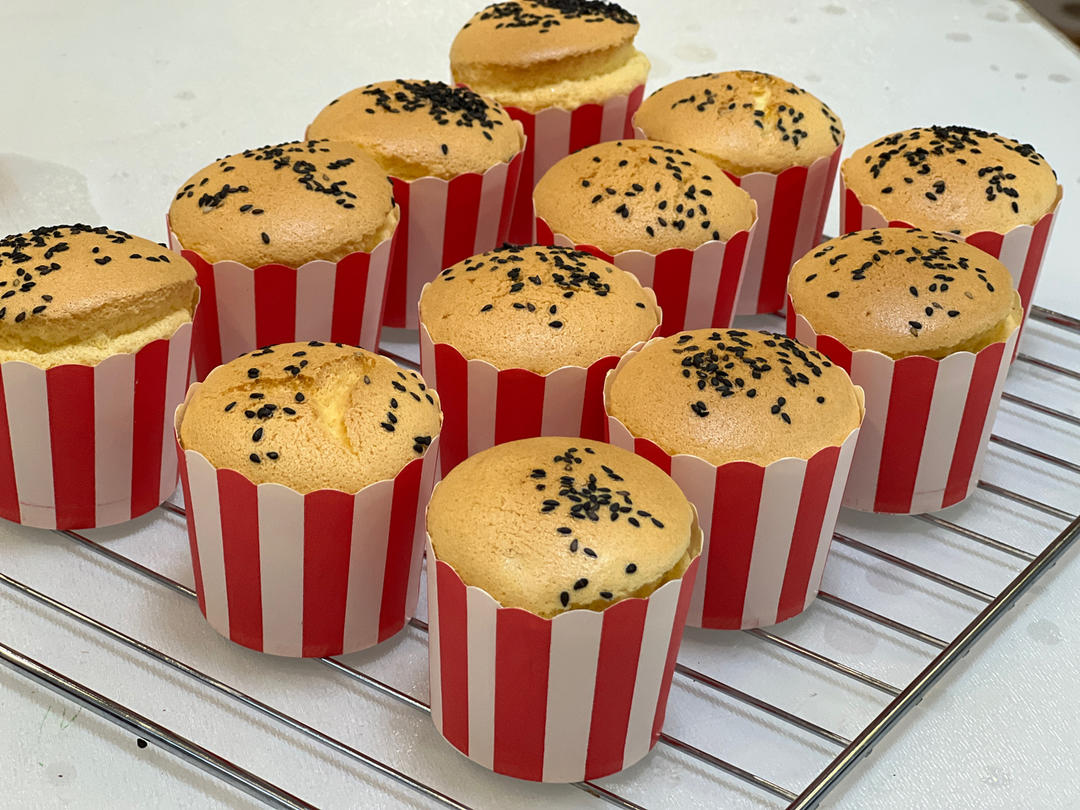 纸杯蛋糕 8寸戚风蛋糕的量