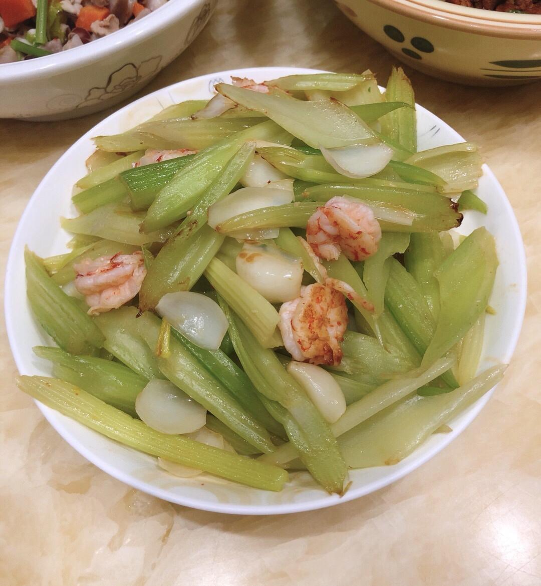 西芹虾仁