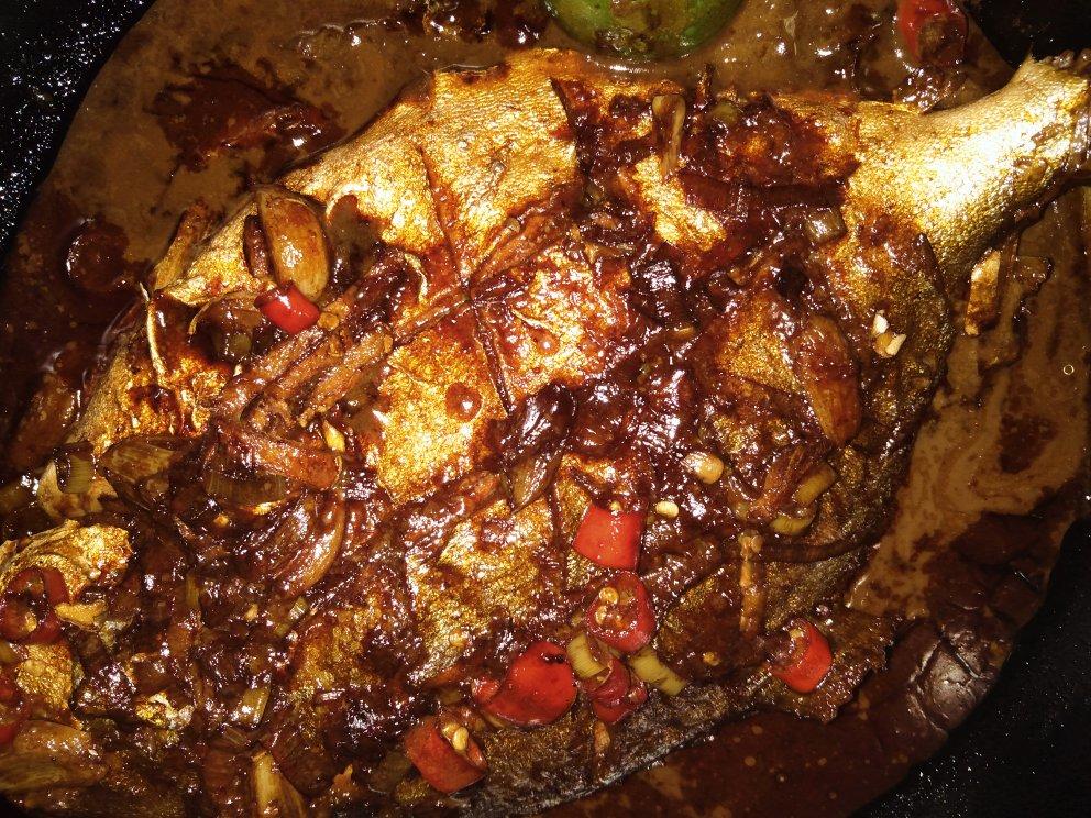 干烧金鲳鱼
