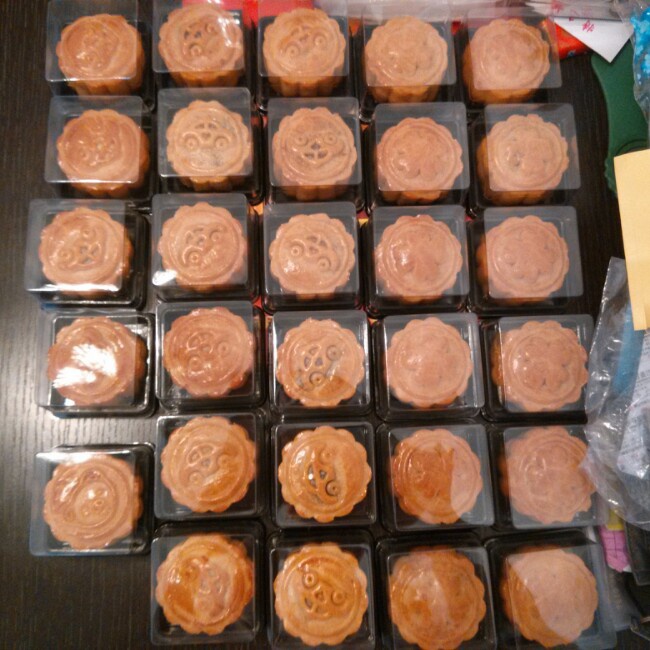 广式月饼——蛋黄莲蓉月饼