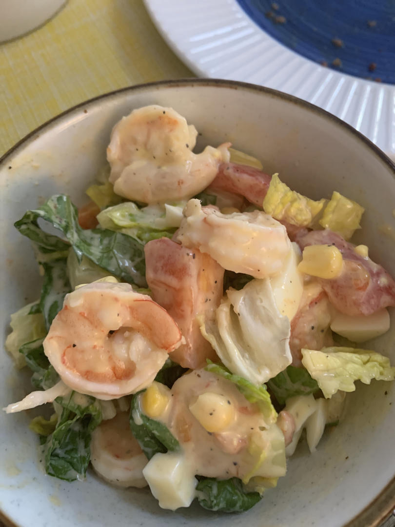 鲜虾豌豆鸡蛋沙拉
