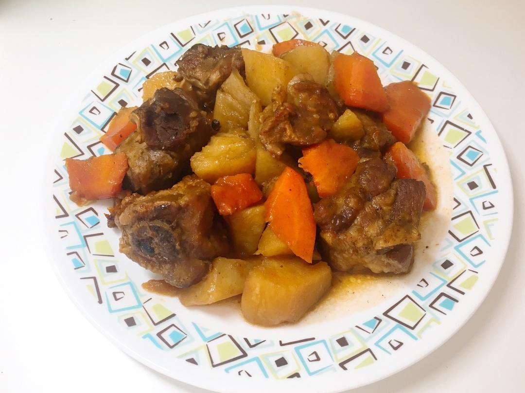土豆炖排骨