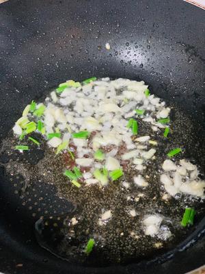 西红柿炒花菜（蔬菜大杂烩的首选，汤汁超级下饭😄😄）的做法 步骤5