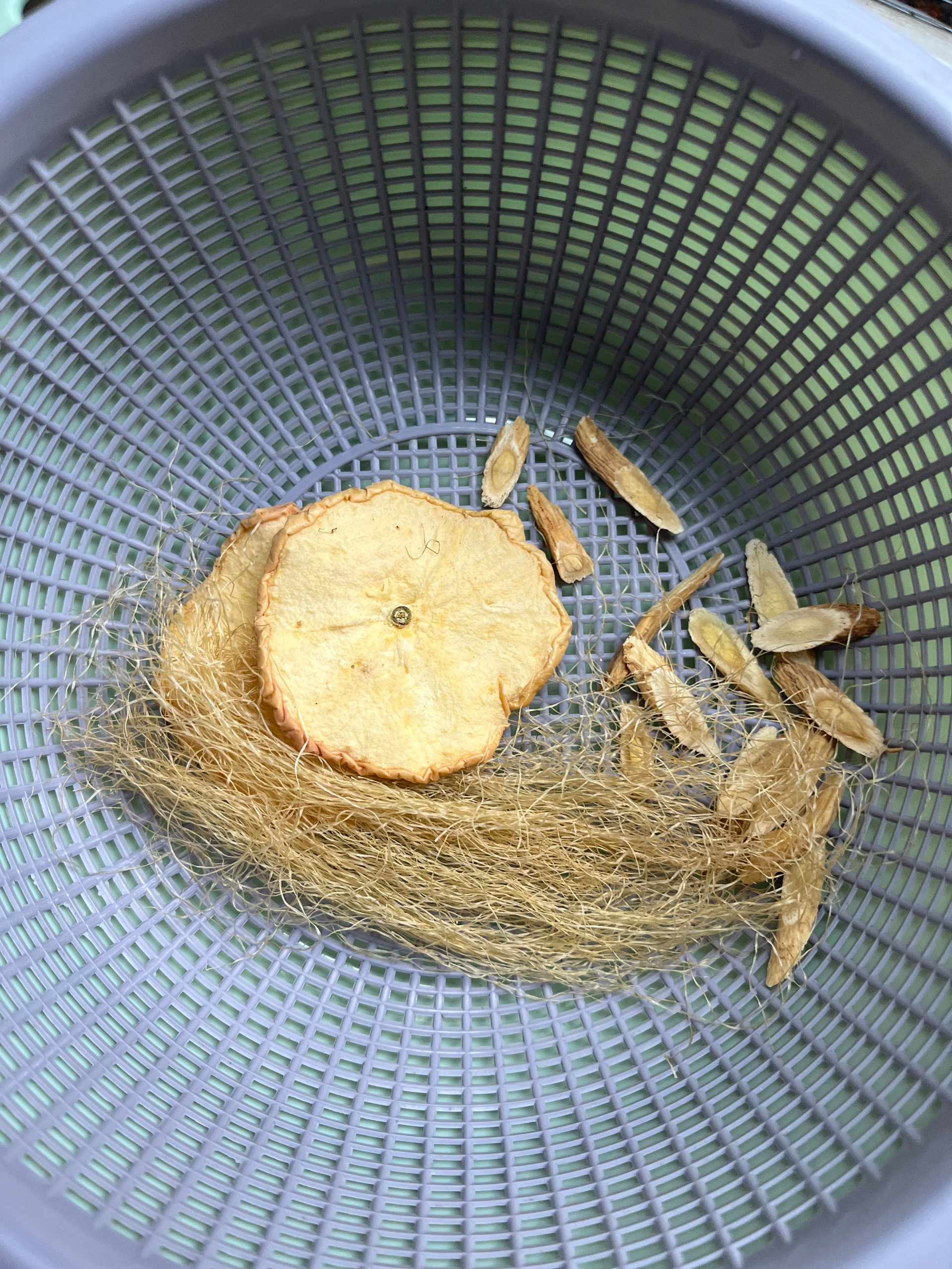 玉米须黄芪苹果茶的做法 步骤1