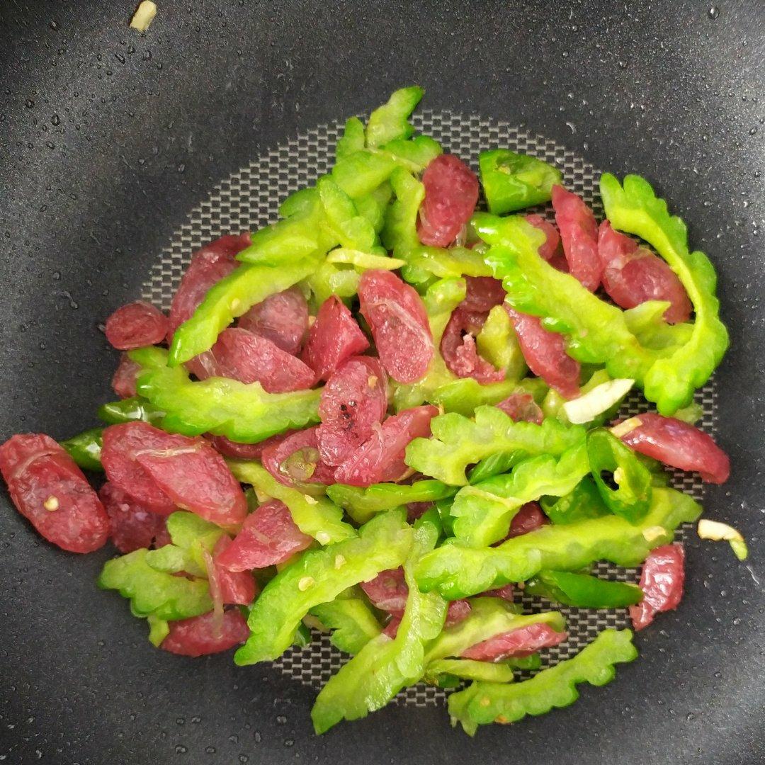 苦瓜炒腊肠