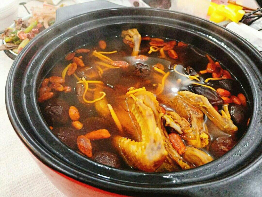 谁丢的猫做的虫草花鸽子汤