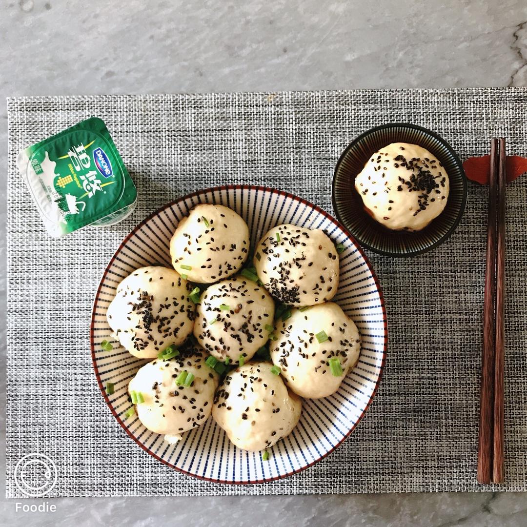 咸蛋黄鲜肉生煎包