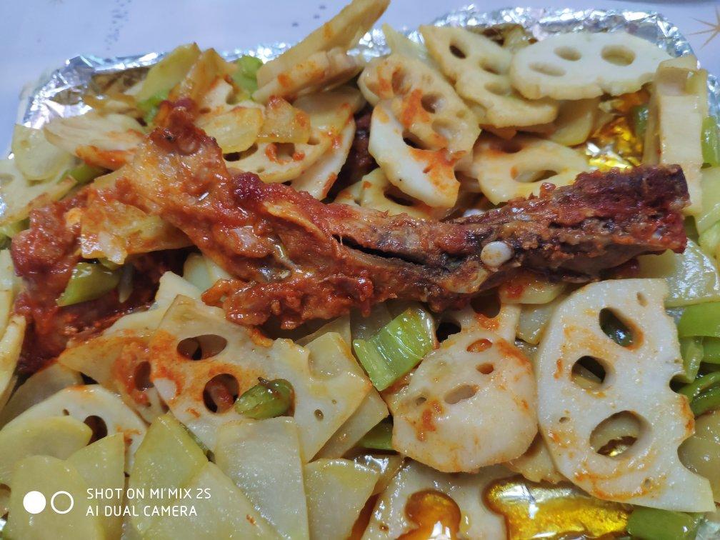 鸭腿汇时蔬！奥尔良烧烤版！太好吃了！最后，汤汁都被拿来拌米饭了😂！