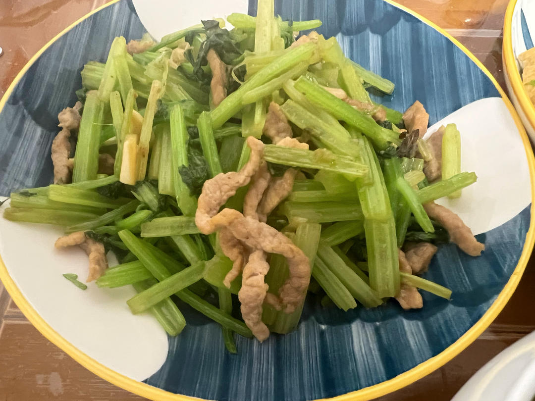 芹菜炒肉丝