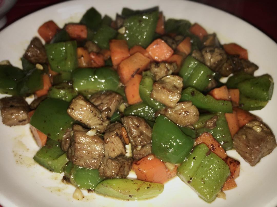 彩椒牛肉粒