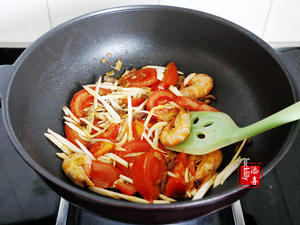 【添喜的厨房】蕃茄火腿虾干米线的做法 步骤7
