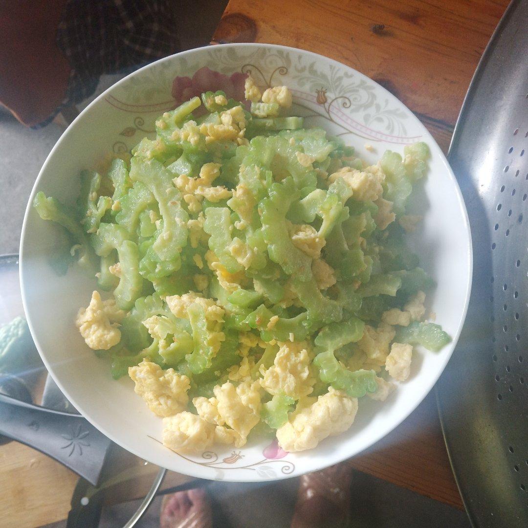 苦瓜炒鸡蛋