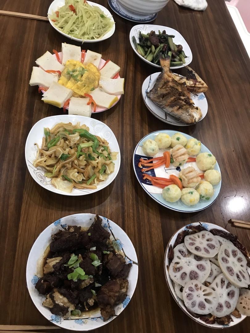 年夜饭桂花蜂蜜紫米糯米藕