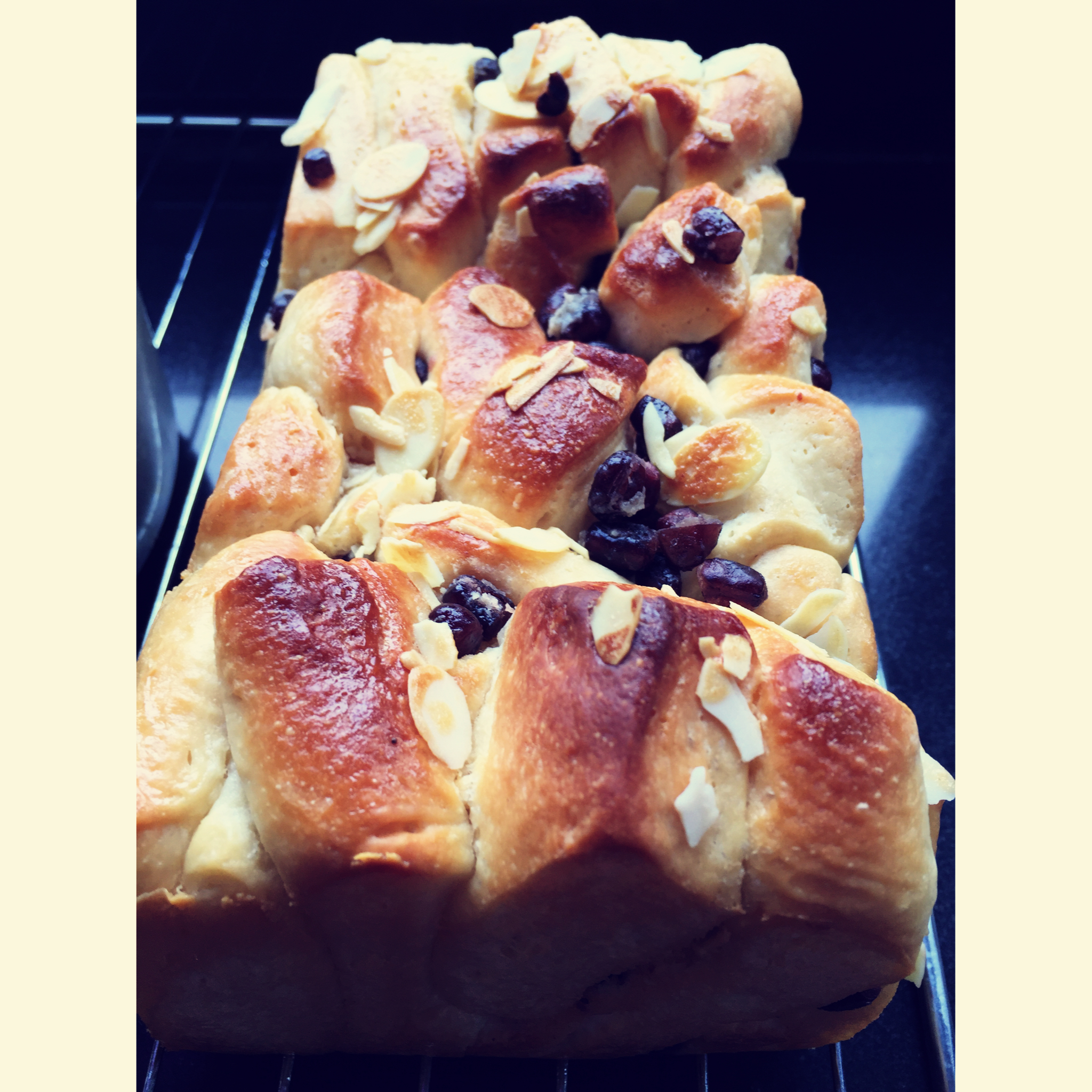 日式香浓炼乳面包