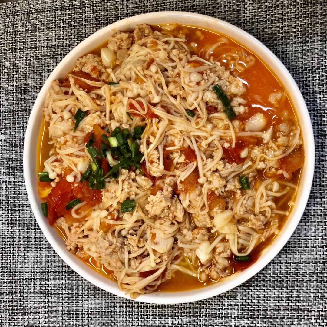 鲜美多汁，酸酸开胃的番茄金针菇