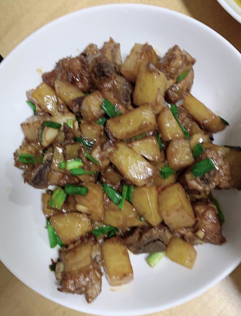 土豆炖排骨