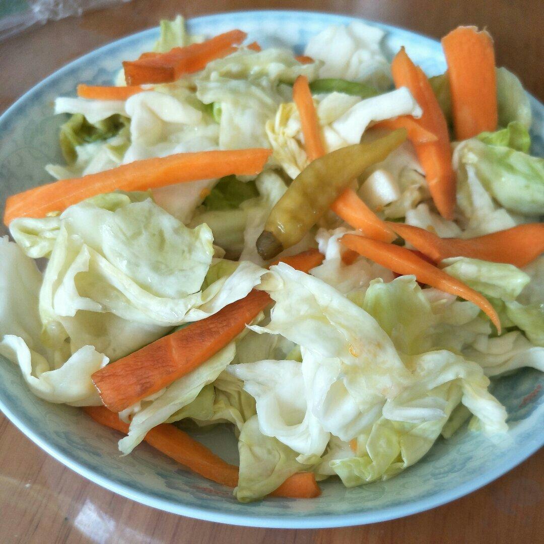 做饭的小欢做的包菜泡菜