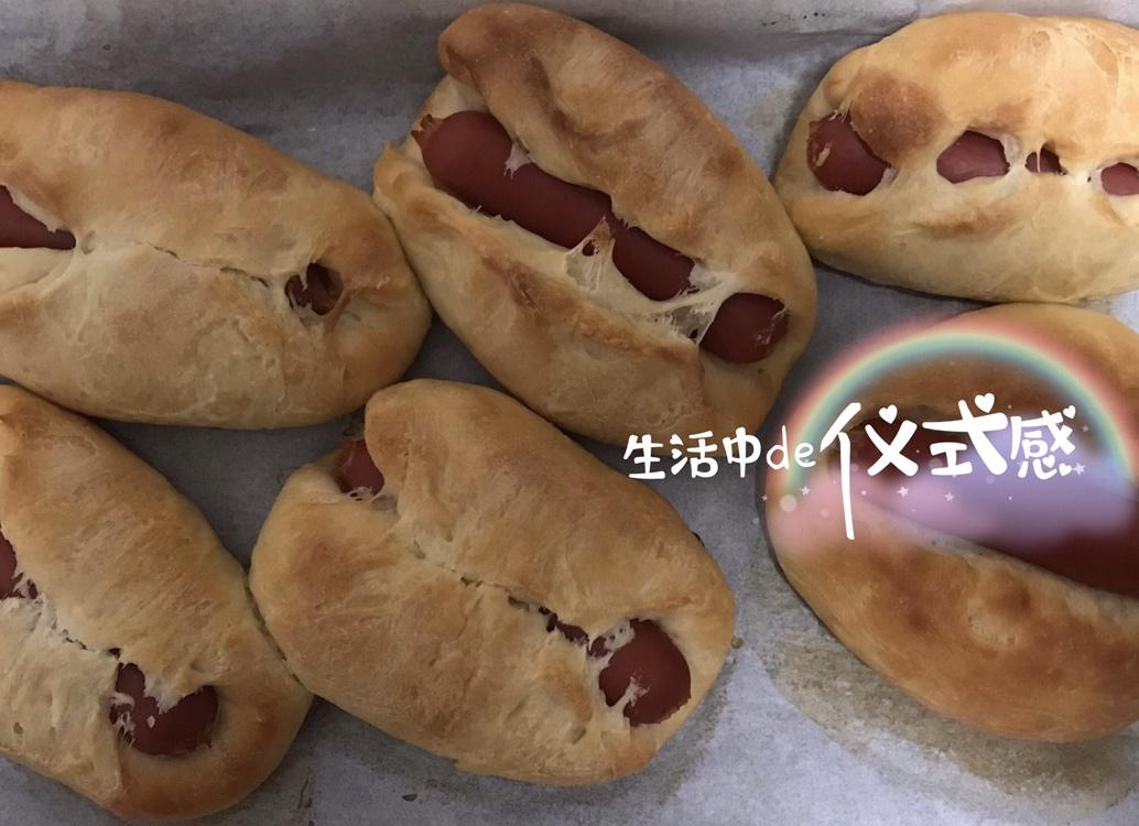 肉松肠仔包