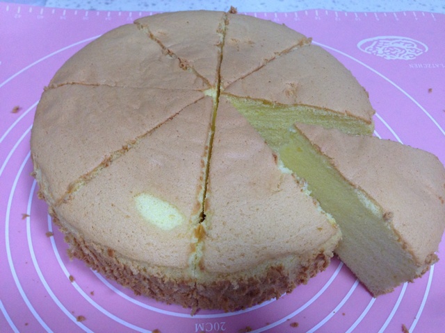 超简单完美戚风蛋糕（6寸2蛋）附打发、翻拌、脱模视频