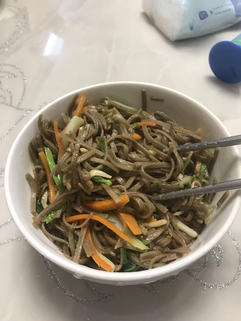 三丝炒面：炒面如何不粘锅