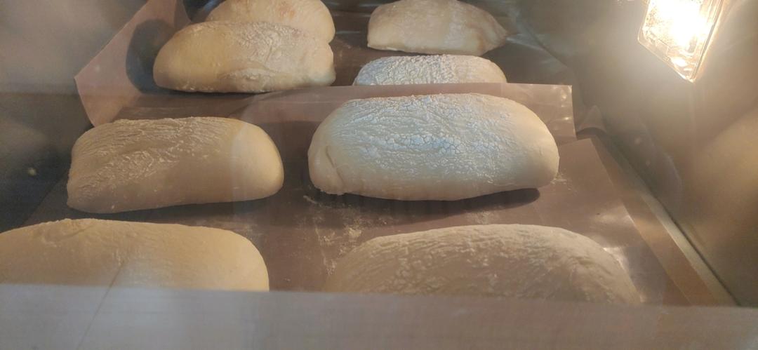 恰巴塔面包  Ciabatta