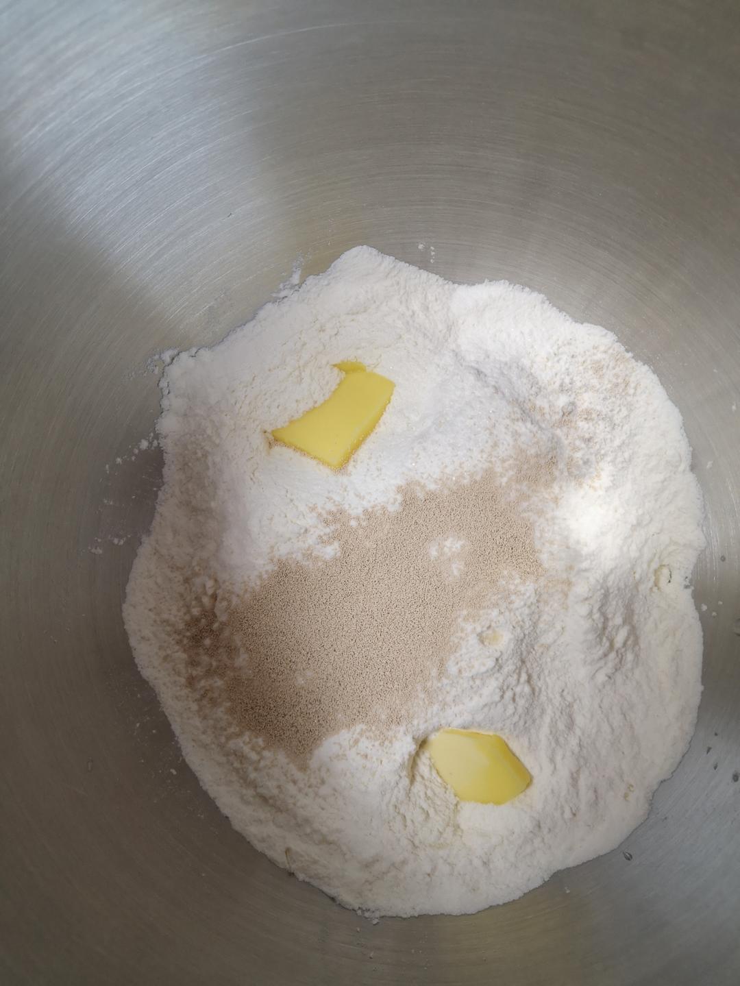 纯奶手撕吐司的做法 步骤1