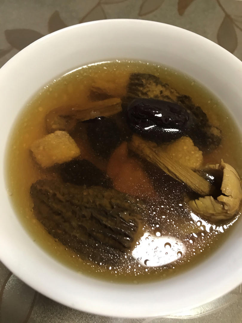 补气血：当归炖汤