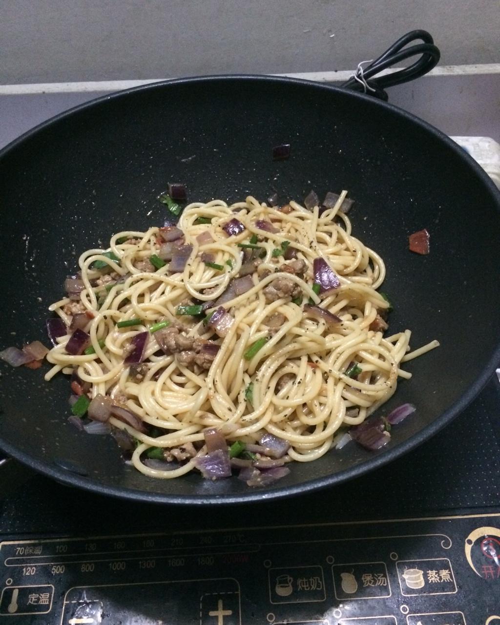 番茄肉酱意大利面