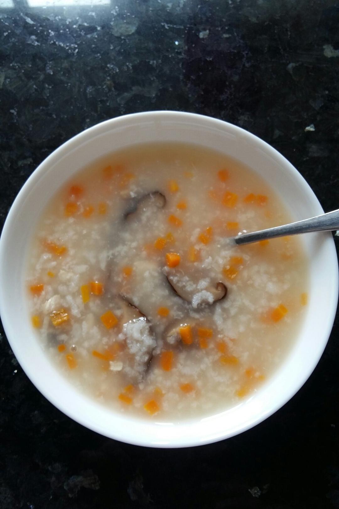 cheryl雯做的养胃粥香菇鸡肉粥