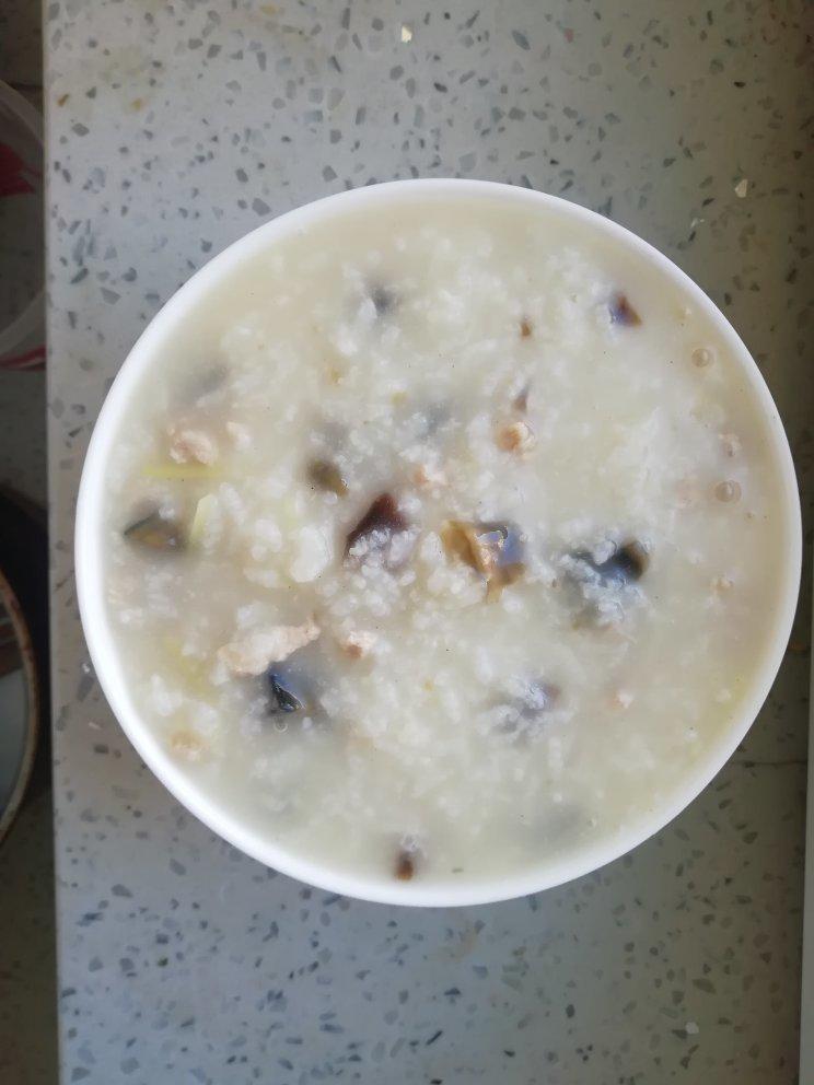 十五分钟快手之香滑皮蛋瘦肉粥(附五分钟电饭煲电压力锅更快捷方法)