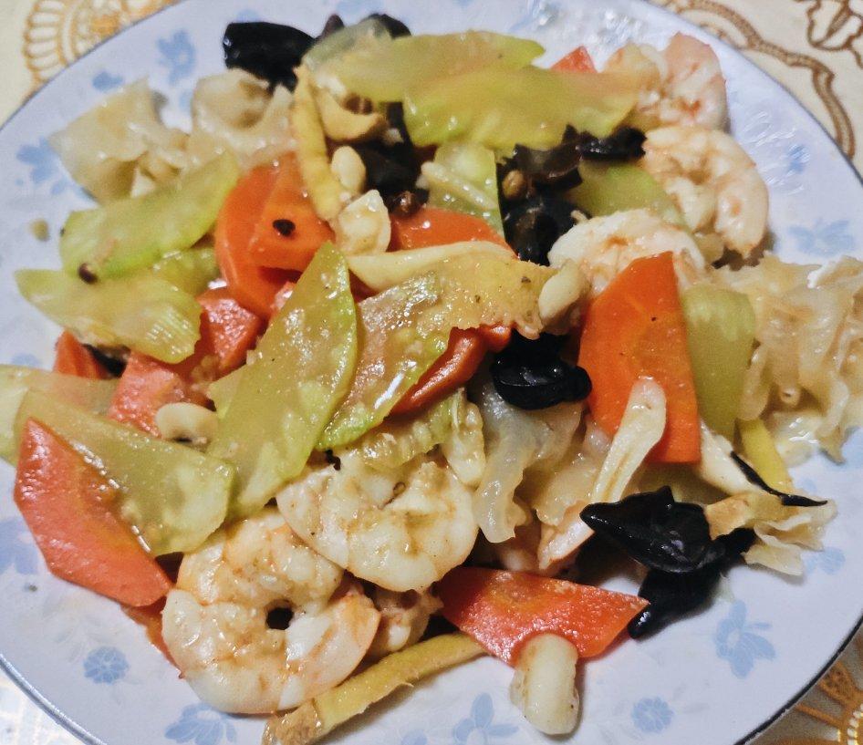 健康低卡家常菜——虾仁莴笋木耳炒蛋【松下分体式饭煲 】