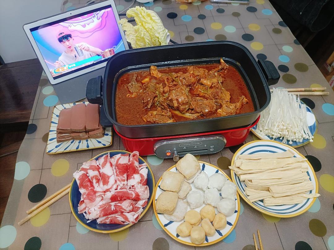 堂妈教你做红汤羊蝎子火锅