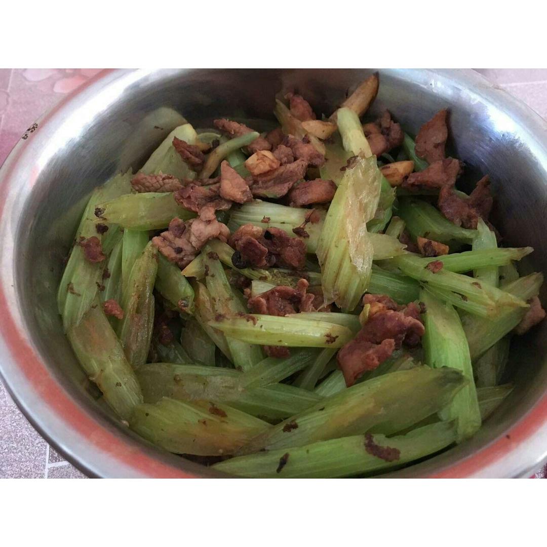 家常西芹培根（妈妈味道）