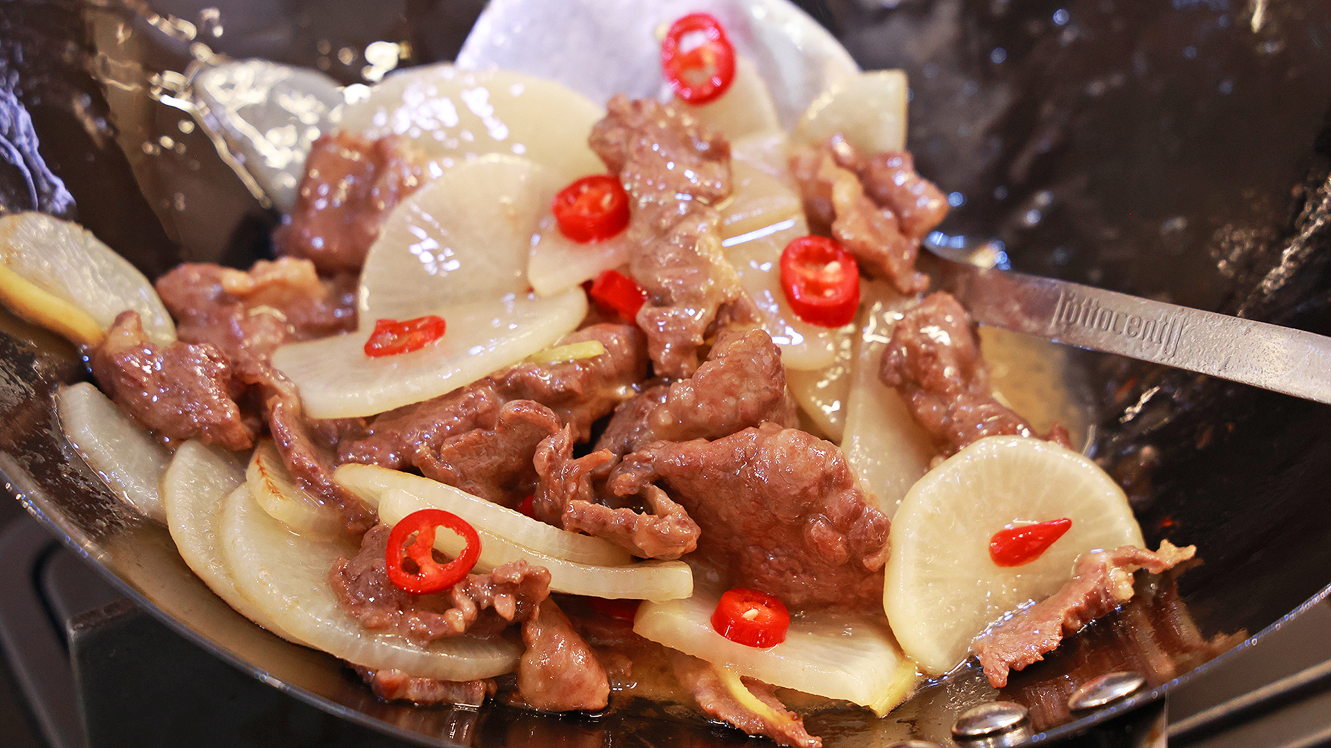 萝卜炒牛肉的做法