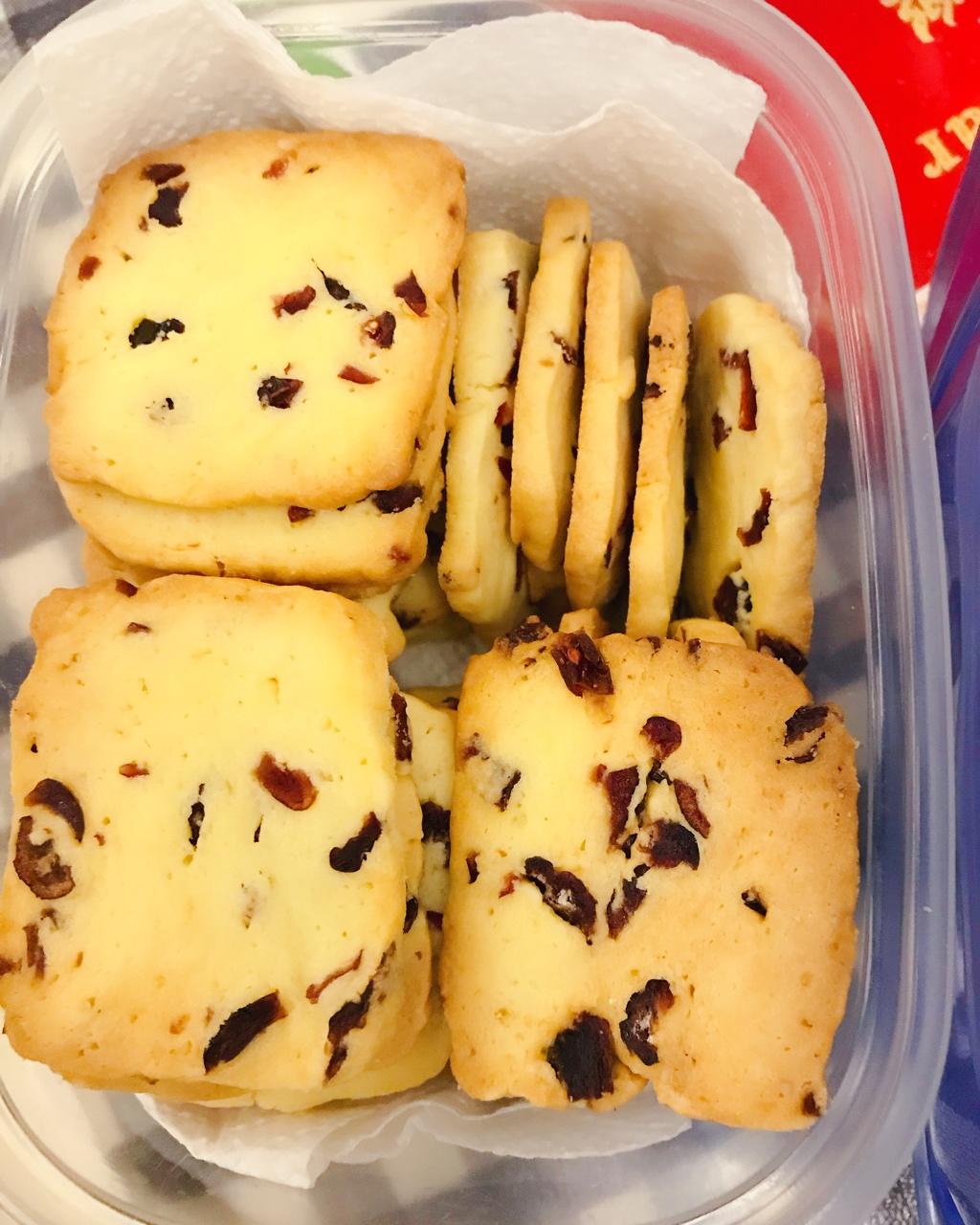 草莓夹心巧克力饼干做的蔓越莓饼干