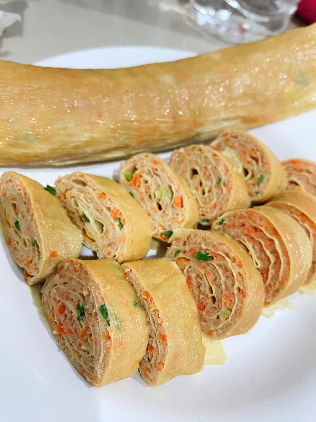 好吃到没朋友的香煎豆皮肉卷