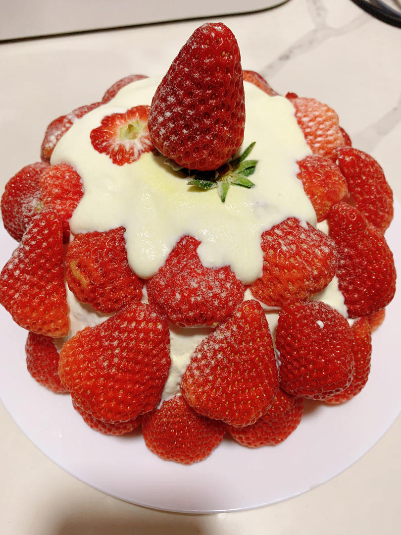 曼食慢语丨草莓芝士雪山蛋糕