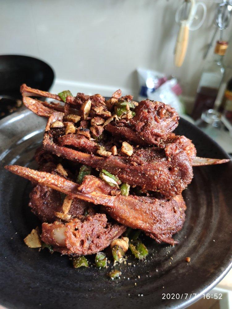 椒盐鸭下巴