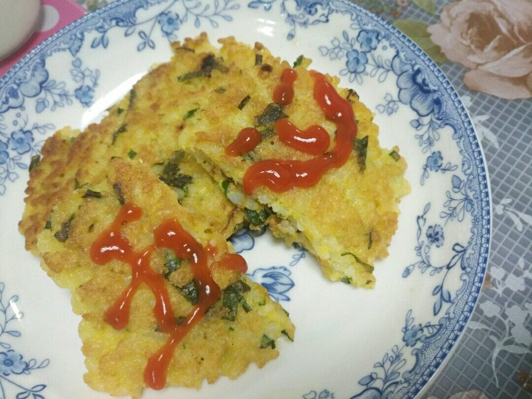 米饭蛋饼（剩米饭煎蛋饼）