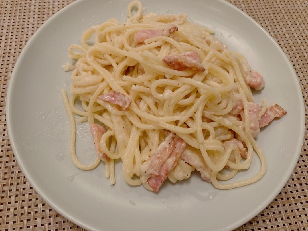 小黄花dododo做的牛奶培根意大利面