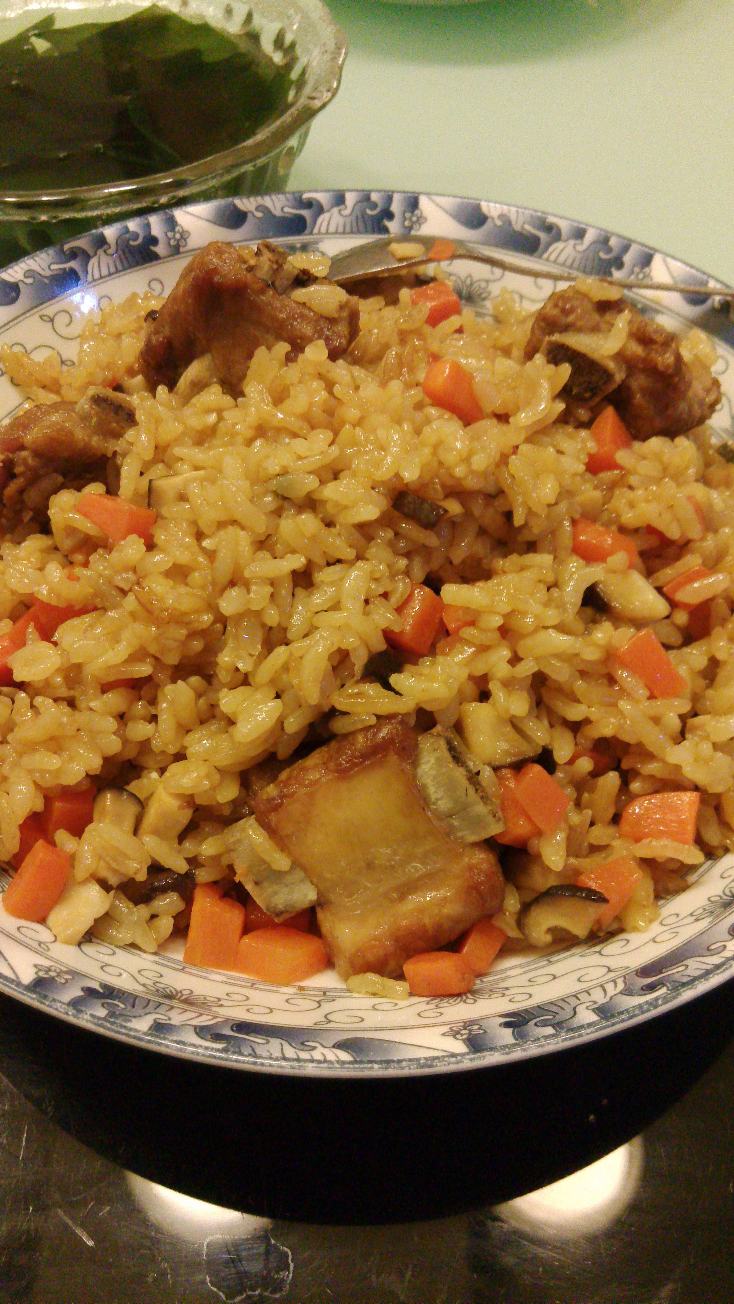 喷香排骨焖饭（爆好吃）