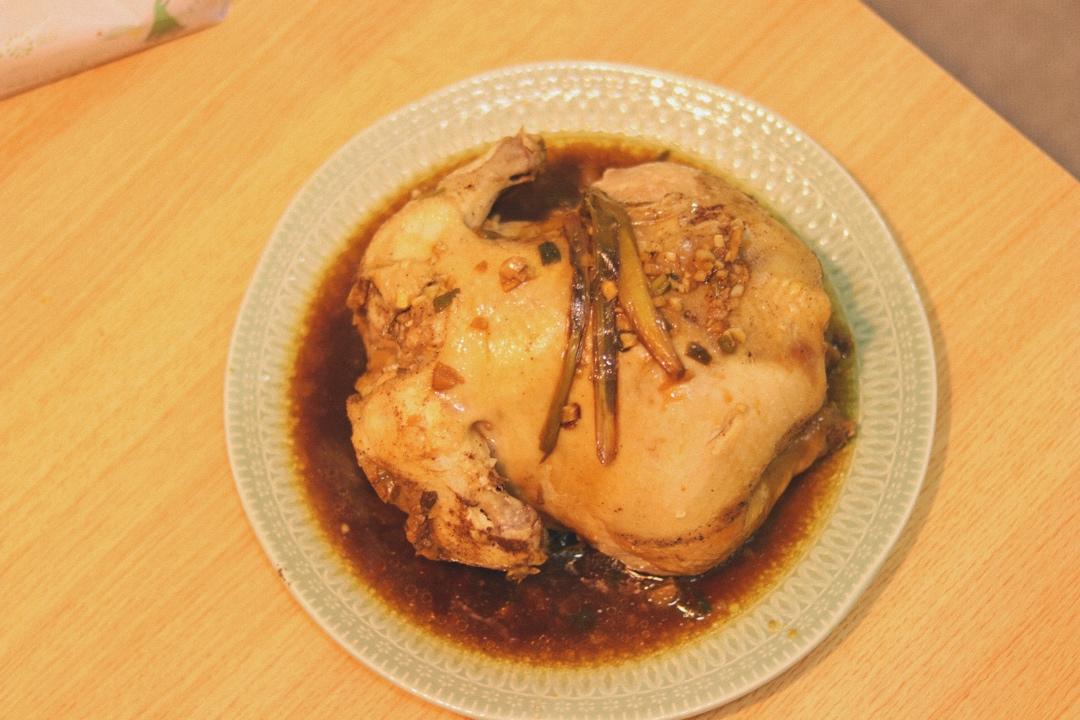 一口电饭锅焖一只鸡【隔壁的小孩都馋哭了】