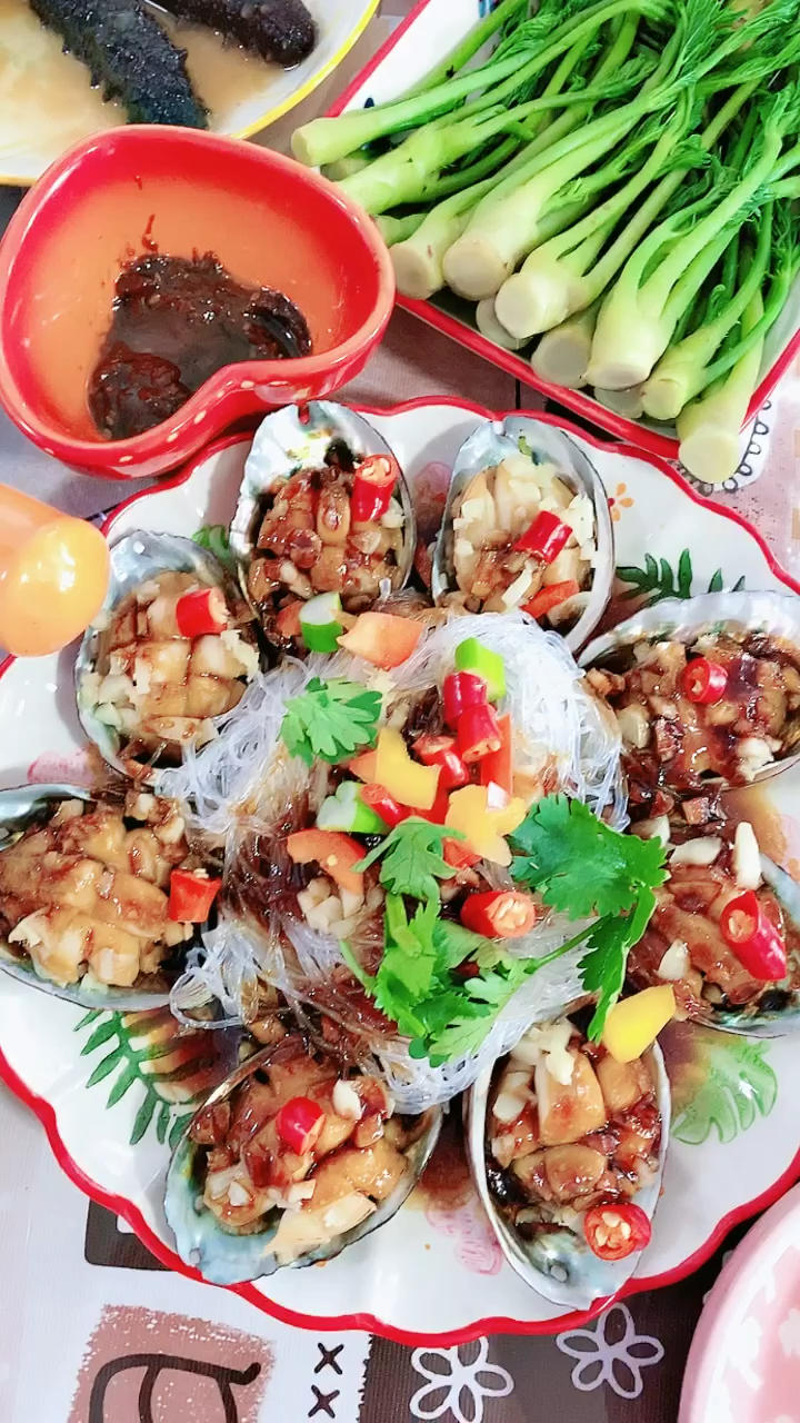 蒜蓉粉丝蒸鲍鱼