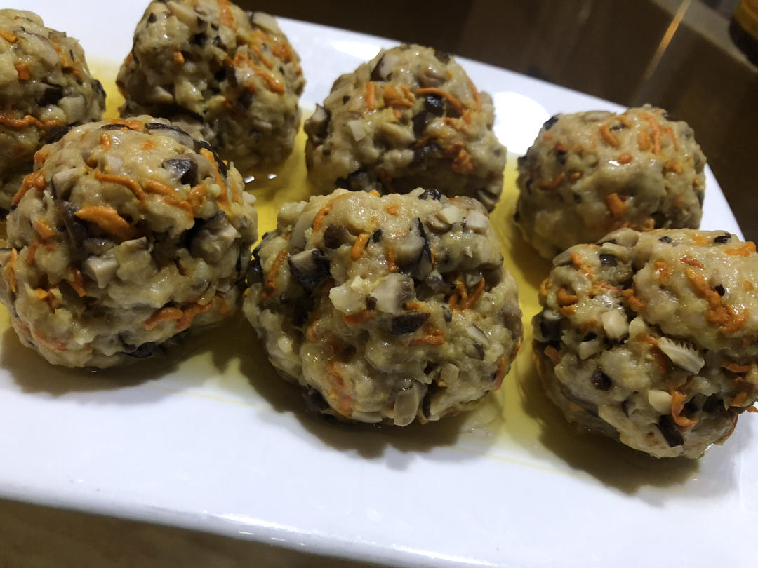 虫草花冬菇肉丸子